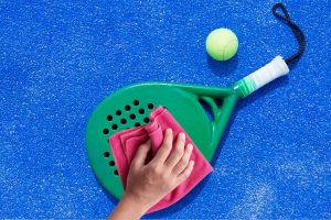 Onderhoud en verzorging van uw padelracket